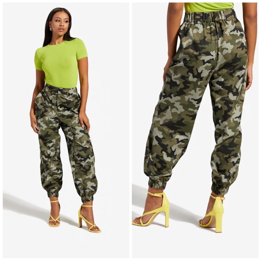 ShoeDazzle Lightweight Camo Stylish and Trendy Joggers: Size Medium